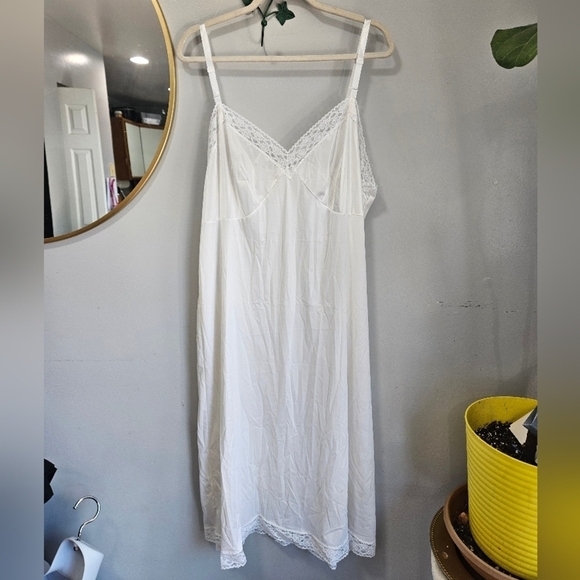 Vanity Fair Vintage White Slip - Picture 1 of 8